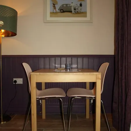 Argyle Lodge * Rush